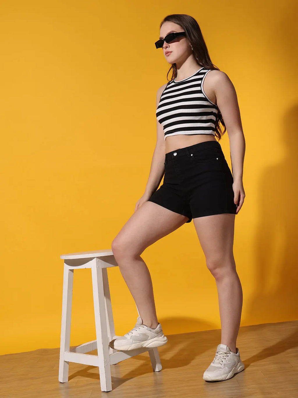 Women's Crew Neck Sleeveless Black Striped Rib Knit Crop Tank Top Istyle Can