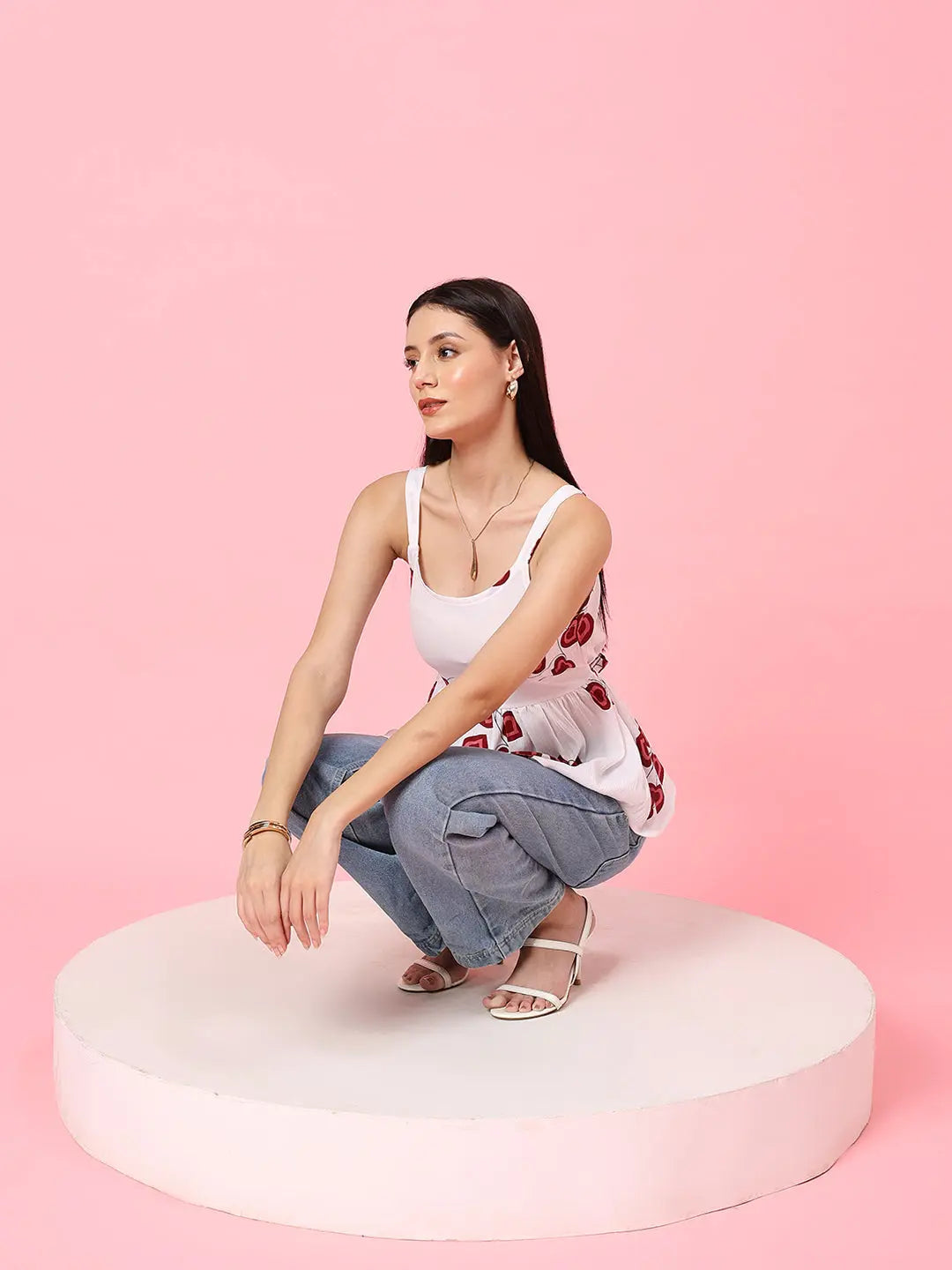 Istyle Can Sweetheart Neck White Shoulder Straps Sleeveless Regular Fit Top Istyle Can