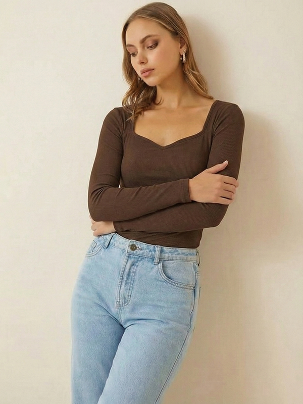 Istyle can-Women's Solid Ribbed Knit Sweetheart Neck Long Sleeve Top -BROWN