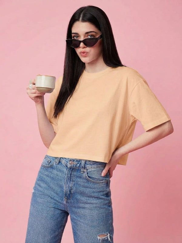 Istyle Can Beige Boxy Crop T-Shirt Styling View 1