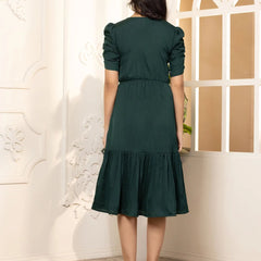 Green Exquisite Solid Pleated Fit and Flare Dress - Adjustable Waistline, Knee-Length, 3/4 Sleeves, Square Neck, A-Line