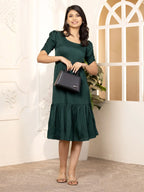 Green Exquisite Solid Pleated Fit and Flare Dress - Adjustable Waistline, Knee-Length, 3/4 Sleeves, Square Neck, A-Line