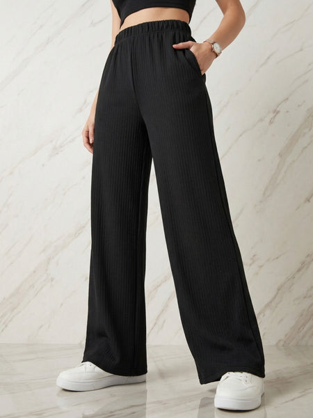 Istyle Can black mid-rise straight fit trousers for women with elastic waist and side pockets