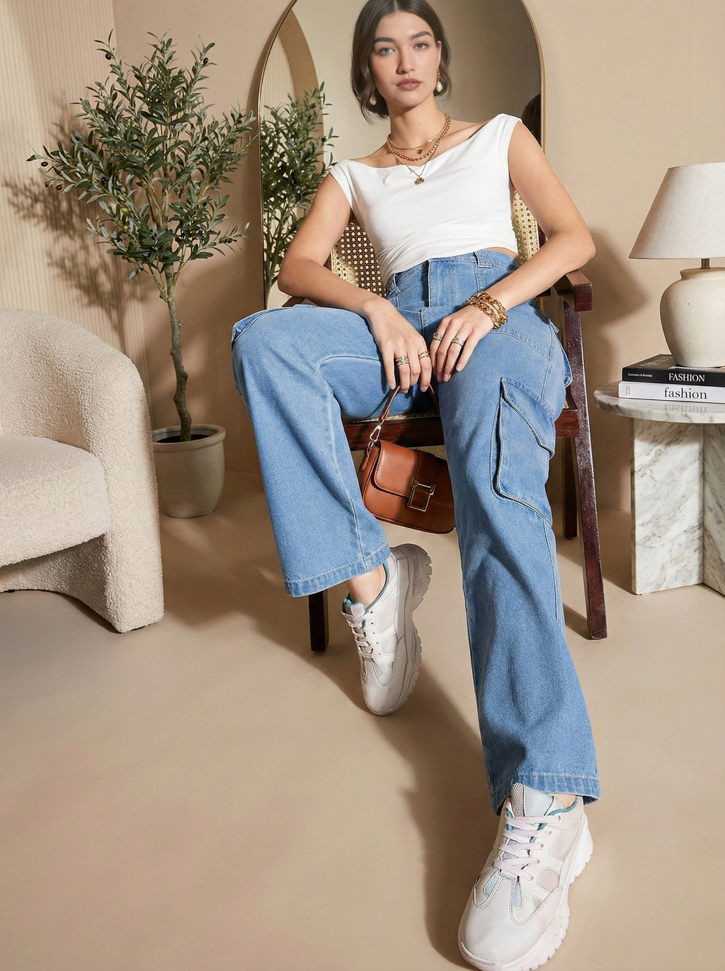 Women's White Solid/Plain Asymmetric Hem Stretchable Draped Crop Top