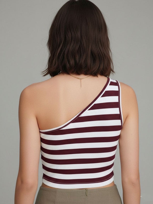 maroon top