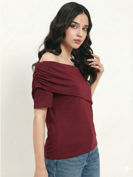 maroon top