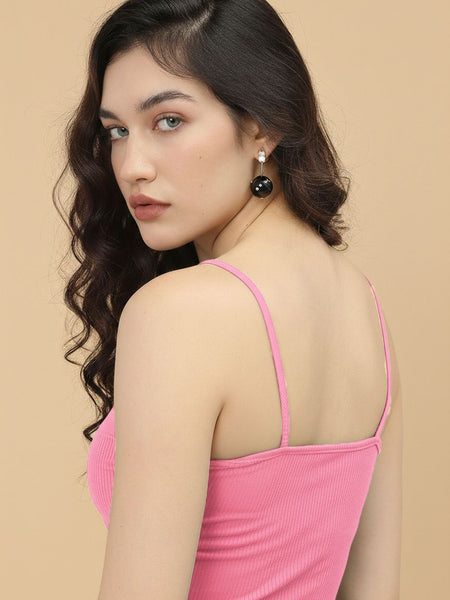 pink top